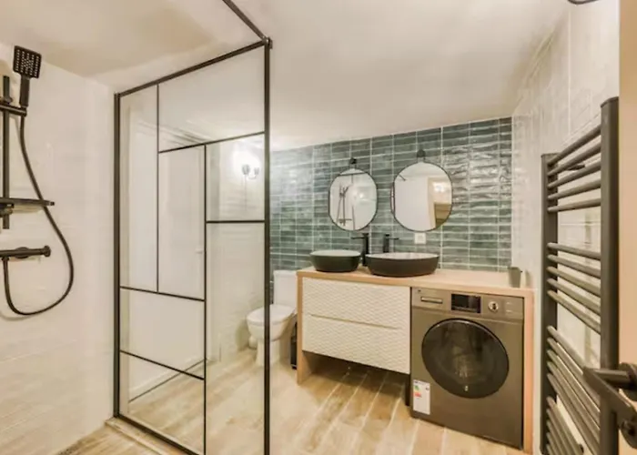 Elegant In Next To Paris Apartment